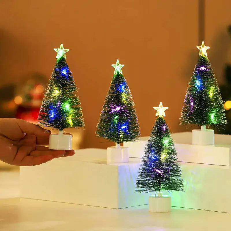 Enfeite de Natal Mini Árvore com LED - Casas Gael