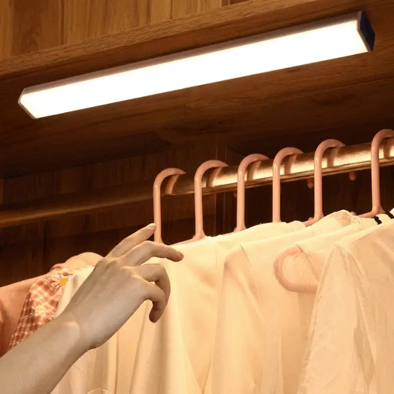 Luminária Inteligente com Sensor de Movimento Recarregável - Casas Gael