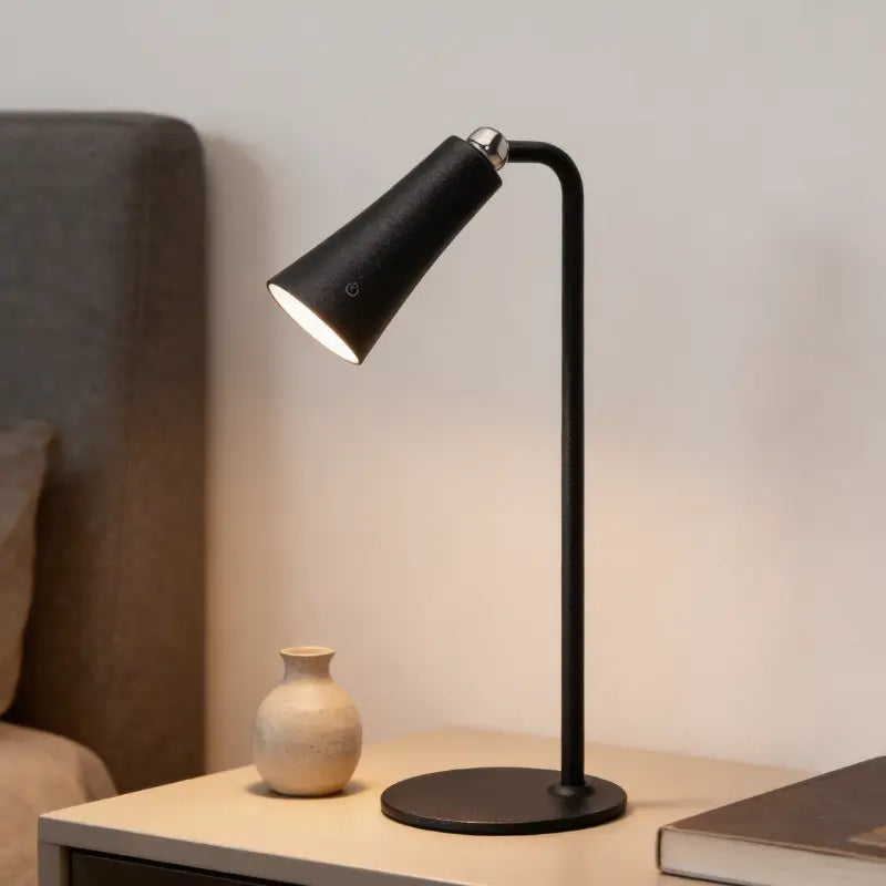 Luminária de Mesa 4 em 1 Led Ajustável 360° - Casas Gael