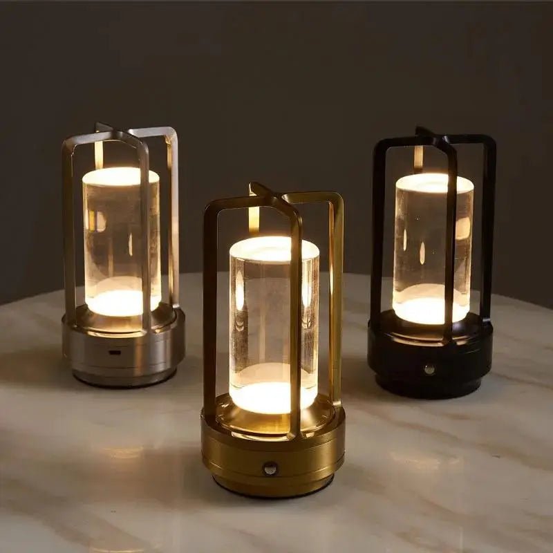 Luminária de Mesa Decorativa em Metal LED Dimerizável - Casas Gael