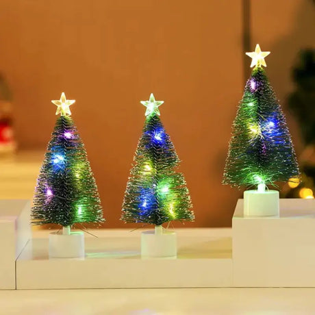 Enfeite de Natal Mini Árvore com LED - Casas Gael