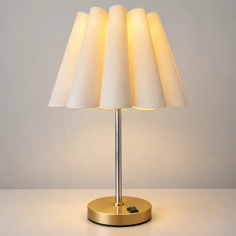 Luminária de Mesa com Cúpula Pétala Tecido e Interruptor - Casas Gael