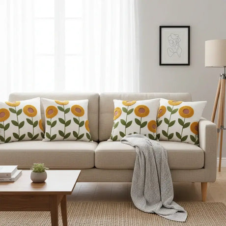 Capa de Almofada com Bordado Floral em Alto - Relevo - Casas Gael