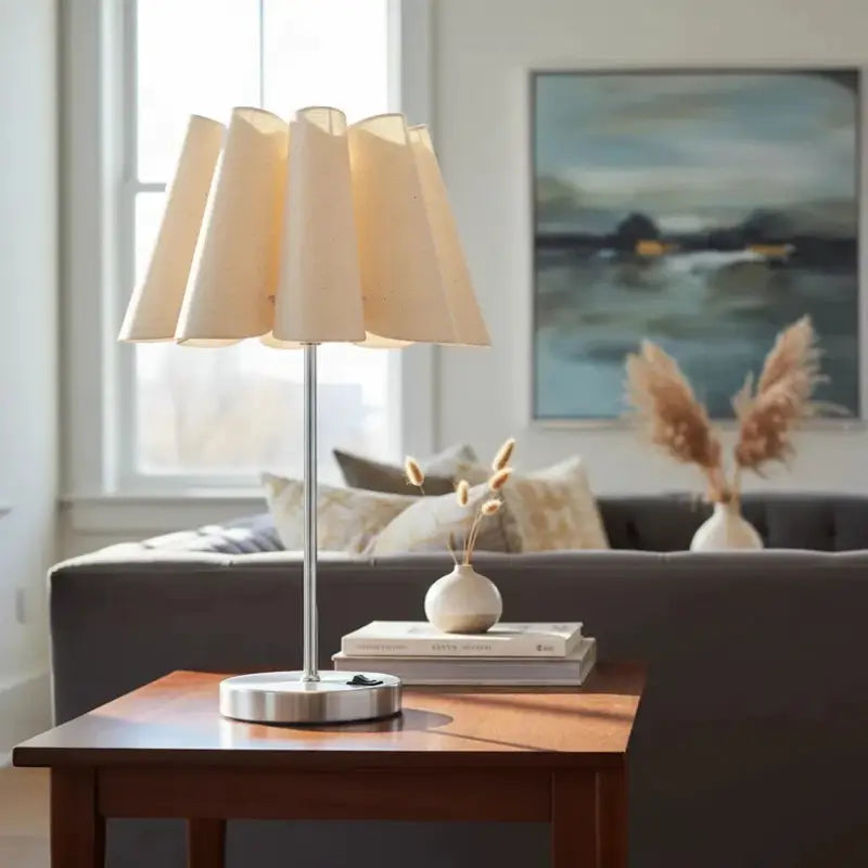 Luminária de Mesa com Cúpula Pétala Tecido e Interruptor