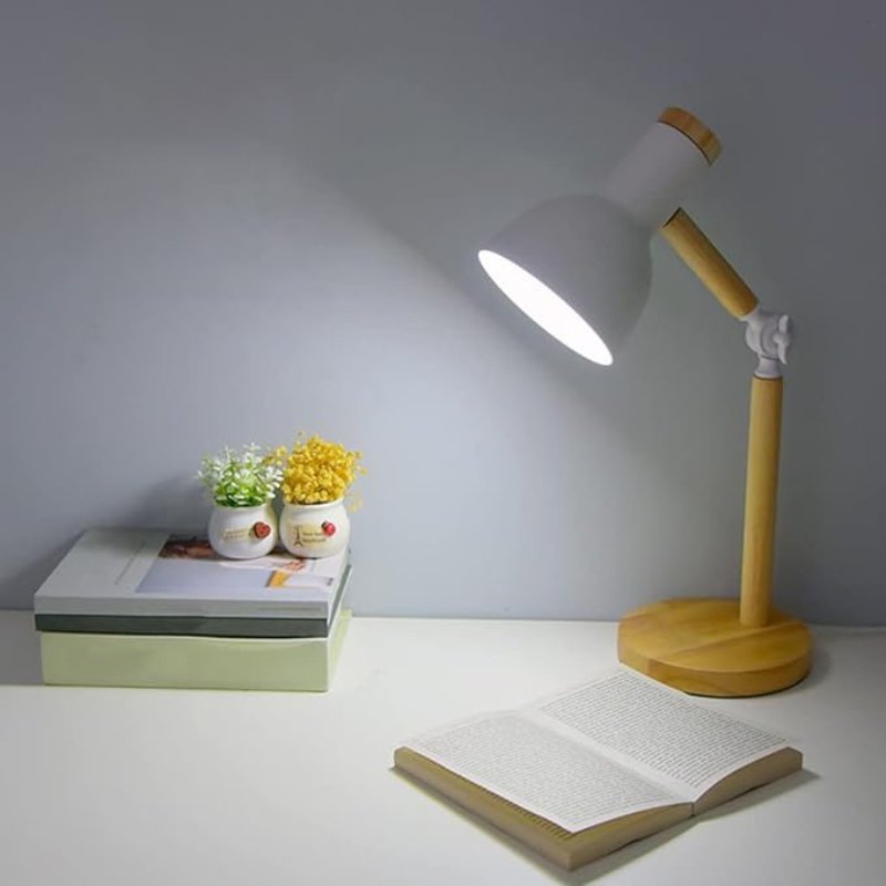 Luminária de Mesa Articulada Acabamento em Madeira - Casas Gael