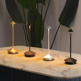 Luminária de Mesa Decorativa Sem Fio Recarregável - Casas Gael