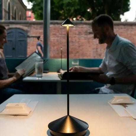 Luminária de Mesa Decorativa Sem Fio Recarregável - Casas Gael